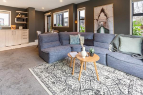 Art Deco 2 bed by Latimer Square, Christchurch